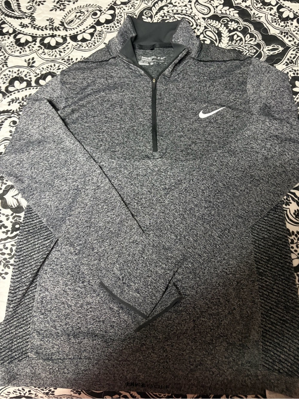 Nike Men’s Heathered Charcoal Quarter-Zip Pullover
